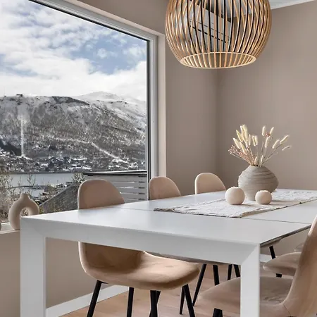 Beautiful Center House *