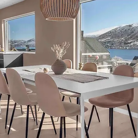 Beautiful Center House *